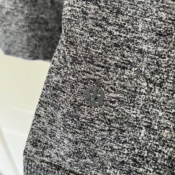 Lululemon Engineered Warmth Long Sleeve Crew - M - Picture 5 of 5